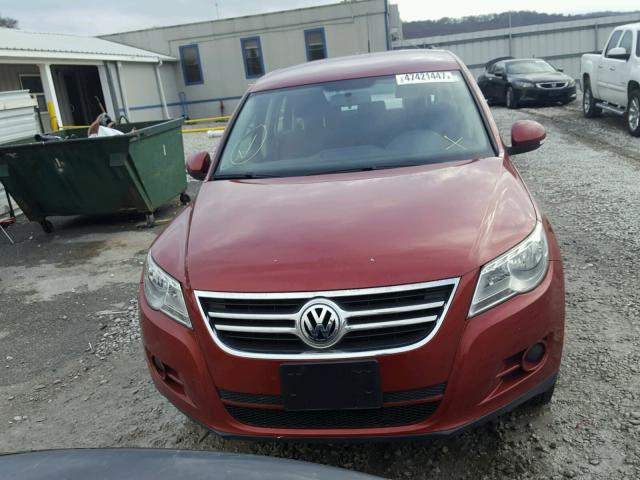 WVGAV7AX5AW001357 - 2010 VOLKSWAGEN TIGUAN S RED photo 9