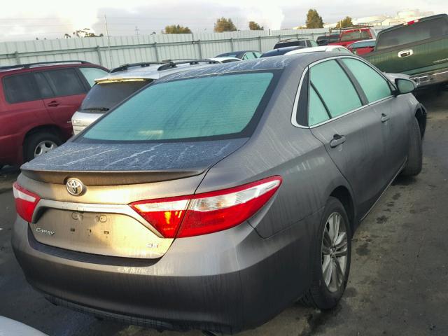 4T1BF1FK5HU647967 - 2017 TOYOTA CAMRY LE GRAY photo 4