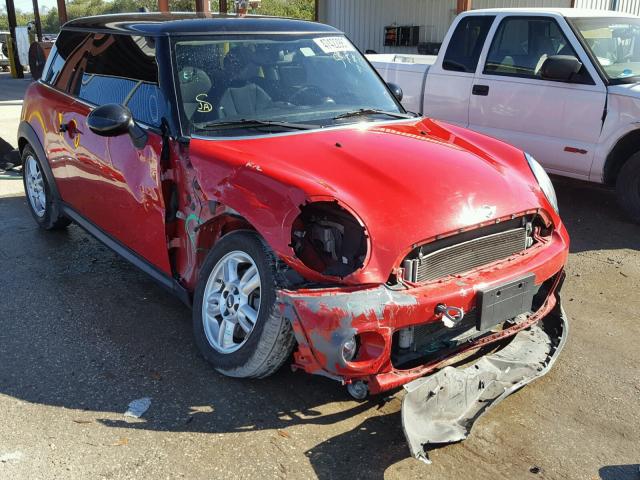 WMWSU3C56BT253862 - 2011 MINI COOPER RED photo 1