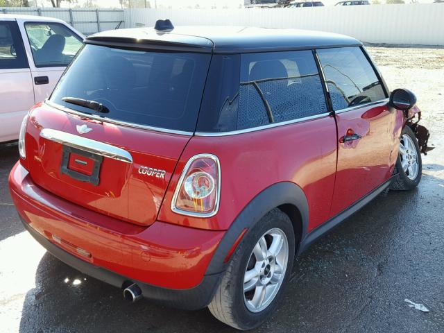 WMWSU3C56BT253862 - 2011 MINI COOPER RED photo 4