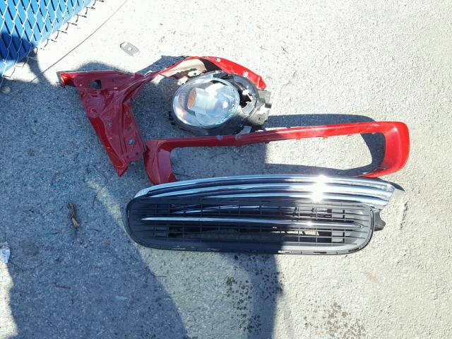 WMWSU3C56BT253862 - 2011 MINI COOPER RED photo 9