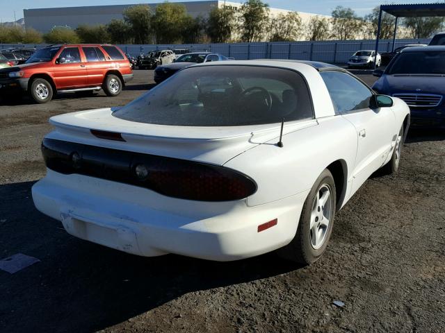 2G2FS22K112113409 - 2001 PONTIAC FIREBIRD WHITE photo 4