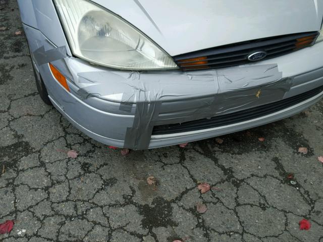 1FAFP34302W103520 - 2002 FORD FOCUS SE SILVER photo 9