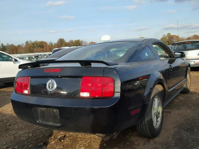 1ZVHT80N485115491 - 2008 FORD MUSTANG BLACK photo 4