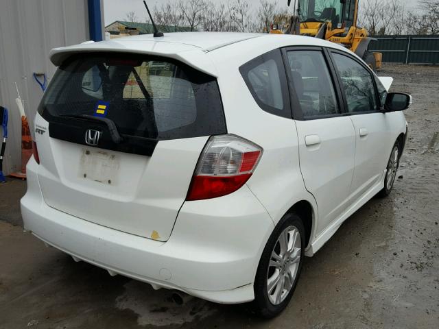 JHMGE88409S026796 - 2009 HONDA FIT SPORT WHITE photo 4