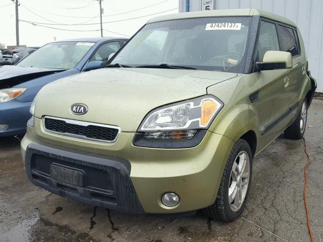 KNDJT2A2XA7146342 - 2010 KIA SOUL GREEN photo 2