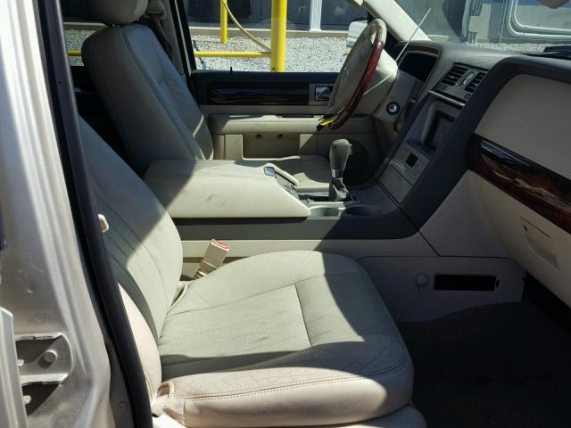 5LMFU28RX4LJ29244 - 2004 LINCOLN NAVIGATOR 金色 照片 5