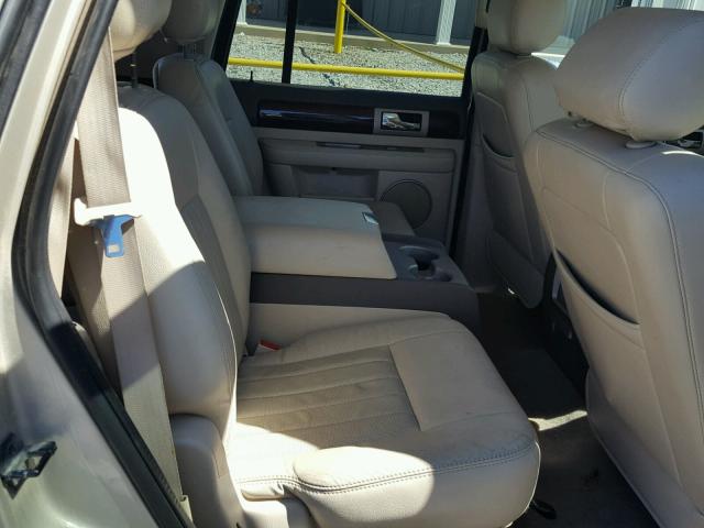 5LMFU28RX4LJ29244 - 2004 LINCOLN NAVIGATOR 金色 照片 6