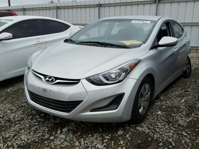 5NPDH4AEXGH717921 - 2016 HYUNDAI ELANTRA SE SILVER photo 2