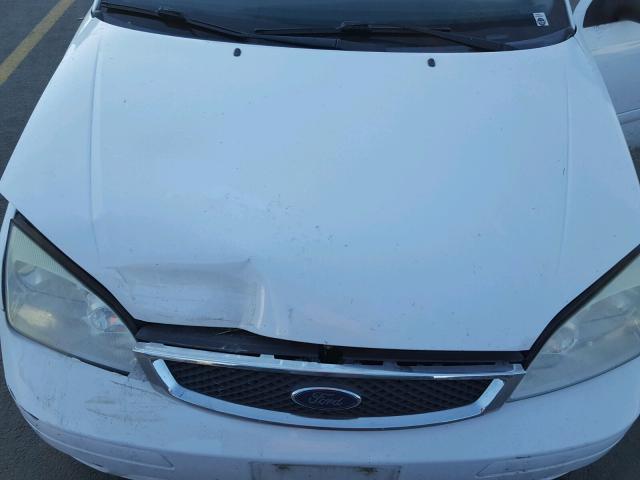 1FAHP36N36W180573 - 2006 FORD FOCUS ZXW WHITE photo 7