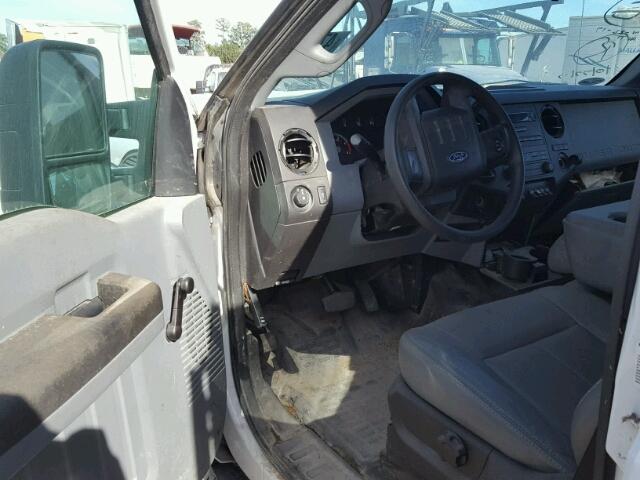 1FD0W4GT7CEB93241 - 2012 FORD F450 SUPER WHITE photo 9