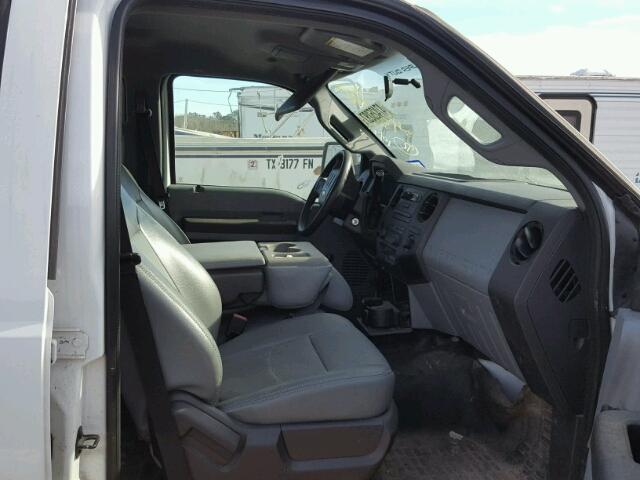 1FD0W4GT3DEB31496 - 2013 FORD F450 SUPER WHITE photo 5