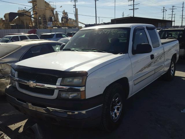 1GCEC19V55Z123281 - 2005 CHEVROLET SILVERADO WHITE photo 2