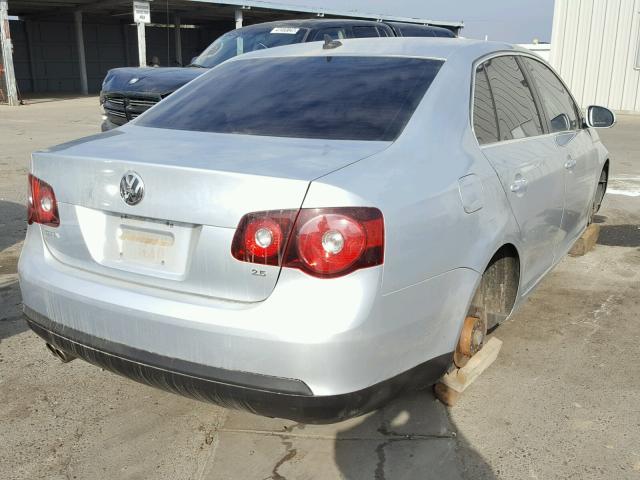 3VWRZ71K69M085052 - 2009 VOLKSWAGEN JETTA SE SILVER photo 4