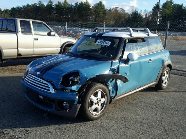 WMWMF33529TT68374 - 2009 MINI COOPER BLUE photo 2