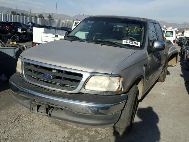 1FTRW07692KA40469 - 2002 FORD F150 SUPER GOLD photo 2