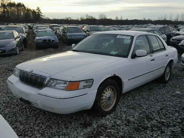 2MEFM75W1YX687845 - 2000 MERCURY GRAND MARQ WHITE photo 2