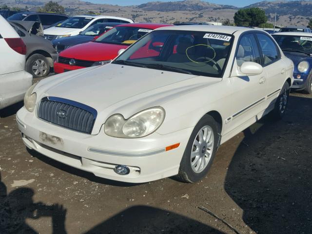 KMHWF35H42A507436 - 2002 HYUNDAI SONATA GLS WHITE photo 2