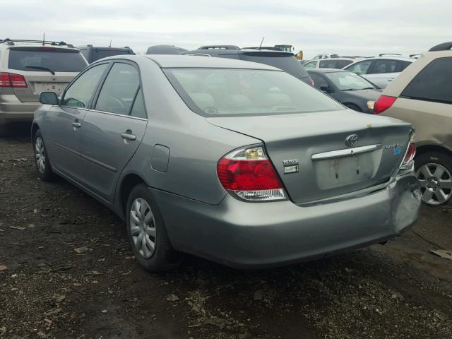 4T1BE30K95U591924 - 2005 TOYOTA CAMRY LE SILVER photo 3