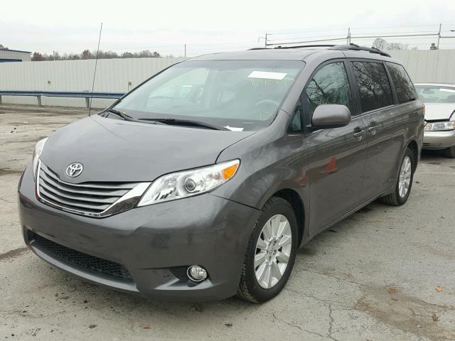 5TDDK3DC9DS067300 - 2013 TOYOTA SIENNA XLE GRAY photo 2