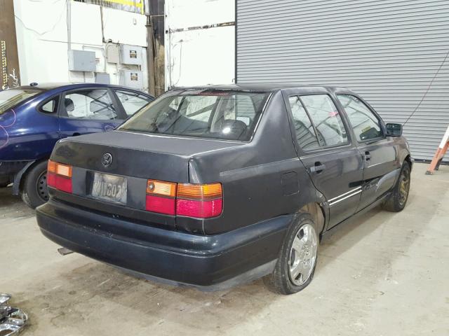 3VWRC81HXRM073952 - 1994 VOLKSWAGEN JETTA III BLACK photo 4