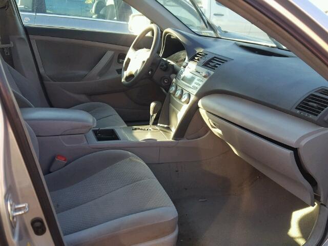 4T1BE46K89U886810 - 2009 TOYOTA CAMRY BASE SILVER photo 5