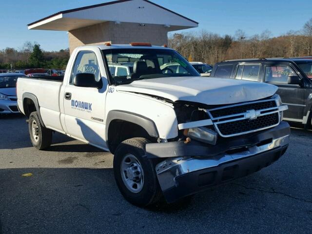 1GCHC24UX6E234533 - 2006 CHEVROLET SILVERADO WHITE photo 1