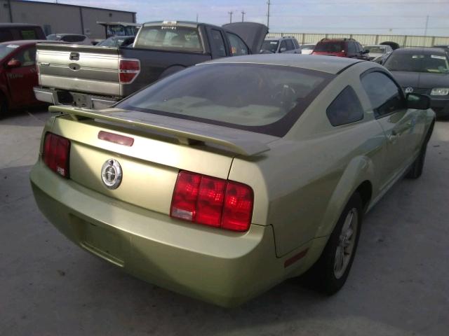 1ZVFT80N565185960 - 2006 FORD MUSTANG GREEN photo 4