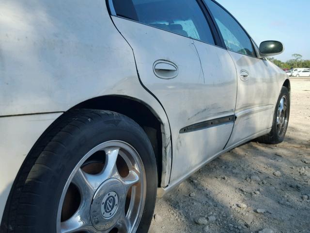 1G3GS64C824169890 - 2002 OLDSMOBILE AURORA 4.0 WHITE photo 9