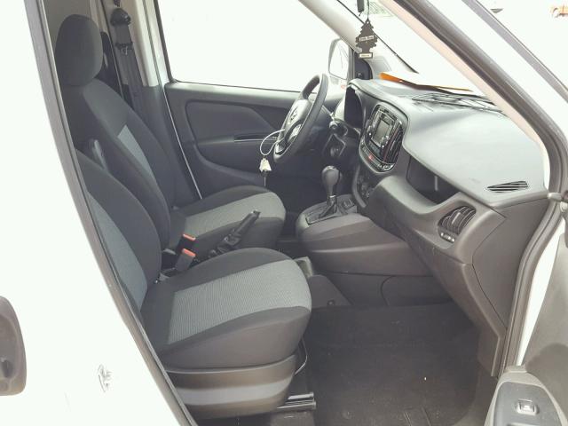 ZFBERFAB8H6E35068 - 2017 RAM PROMASTER 白色 照片 5