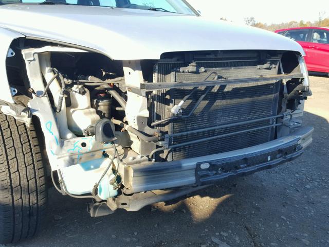 2HKYF18104H501886 - 2004 HONDA PILOT LX SILVER photo 9