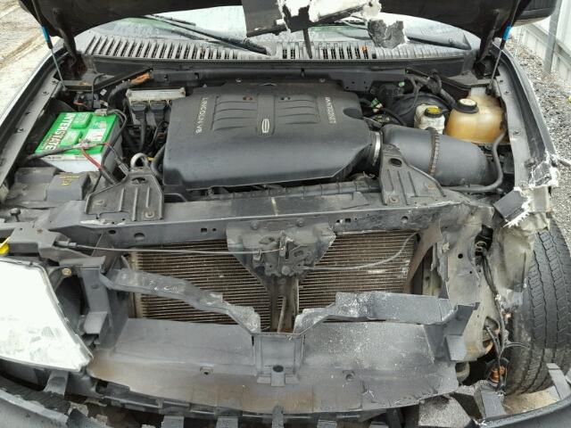 5LMFU28R64LJ11775 - 2004 LINCOLN NAVIGATOR Czarny zdjęcie 7