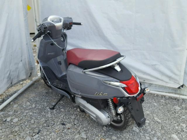 LC2DBJ147JC100516 - 2018 KYMCO USA INC LIKE  GRAY photo 3