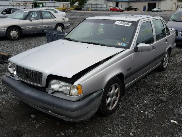 YV1LS5543V2376505 - 1997 VOLVO 850 SILVER photo 2