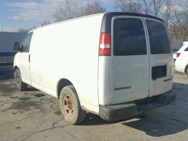 1GCFG15TX51171029 - 2005 CHEVROLET EXPRESS G1 WHITE photo 3