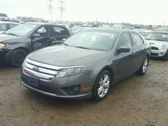 3FAHP0HA9CR353570 - 2012 FORD FUSION SE GRAY photo 2