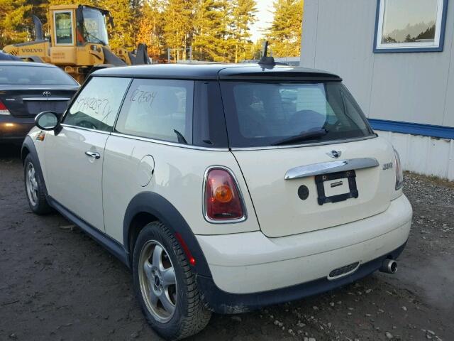 WMWMF33589TU71251 - 2009 MINI COOPER WHITE photo 3