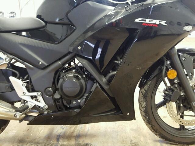 MLHNC5104G5200236 - 2016 HONDA CBR300 R BLACK photo 7