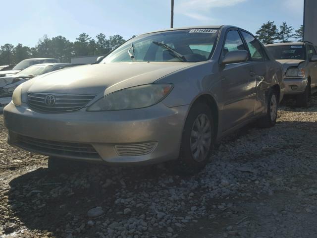 4T1BE32K45U047103 - 2005 TOYOTA CAMRY LE 金色 照片 2