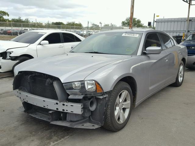 2C3CDXBG1EH242906 - 2014 DODGE CHARGER SE SILVER photo 2