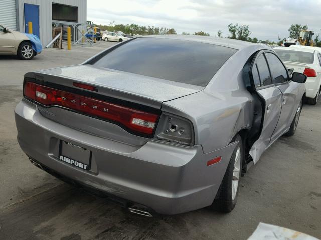 2C3CDXBG1EH242906 - 2014 DODGE CHARGER SE SILVER photo 4