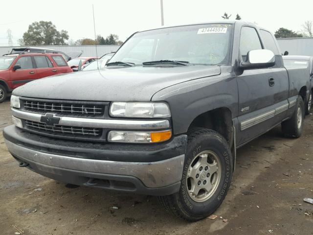 1GCEK19T5YE235446 - 2000 CHEVROLET SILVERADO GRAY photo 2