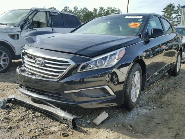 5NPE24AF5HH511731 - 2017 HYUNDAI SONATA SE BLACK photo 2