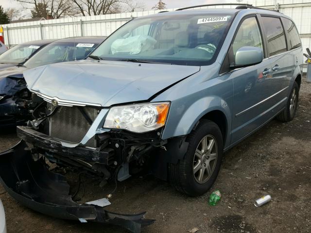 2A4RR5D10AR501839 - 2010 CHRYSLER TOWN & COU BLUE photo 2