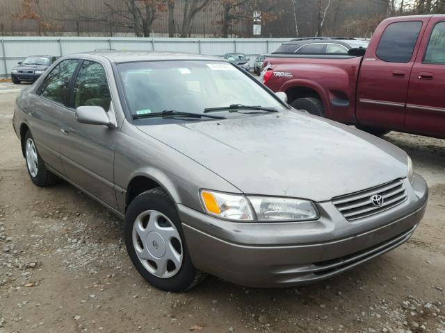 4T1BF22KXWU044893 - 1998 TOYOTA CAMRY CE GRAY photo 1