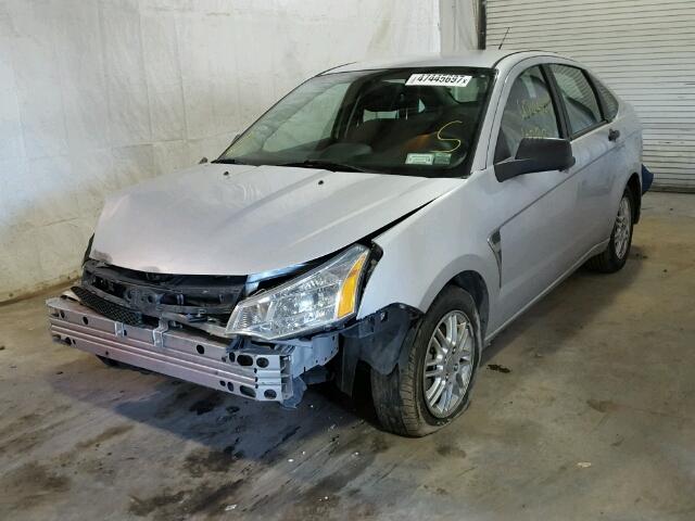 1FAHP35N98W108524 - 2008 FORD FOCUS SE SILVER photo 2