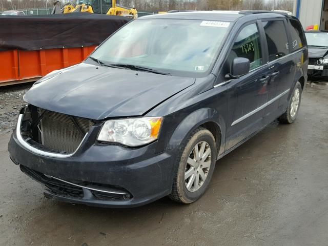 2C4RC1BG8DR759120 - 2013 CHRYSLER TOWN & COU BLUE photo 2