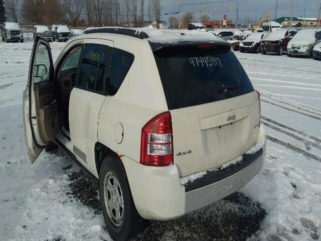 1J8FF57W87D413473 - 2007 JEEP COMPASS LI WHITE photo 3