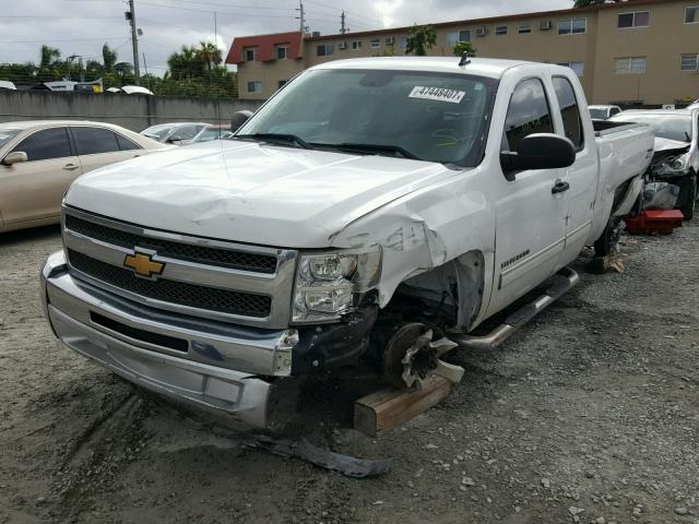 1GCRCSEA6CZ245638 - 2012 CHEVROLET SILVERADO WHITE photo 2