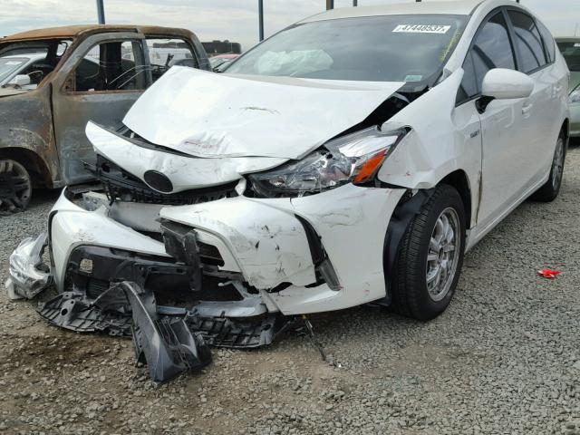 JTDZN3EU3GJ049509 - 2016 TOYOTA PRIUS V WHITE photo 2